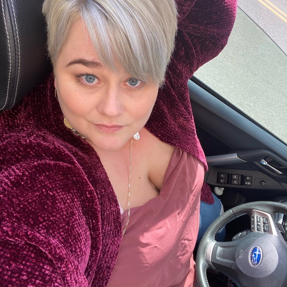 Sassy & sophisticated! I’m Tera Jo! Hi Babes XOXO - Picture 3 of 14